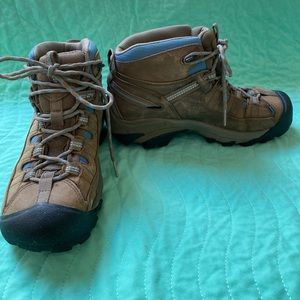 Womens Keen Targhee II waterproof mid hiking boots